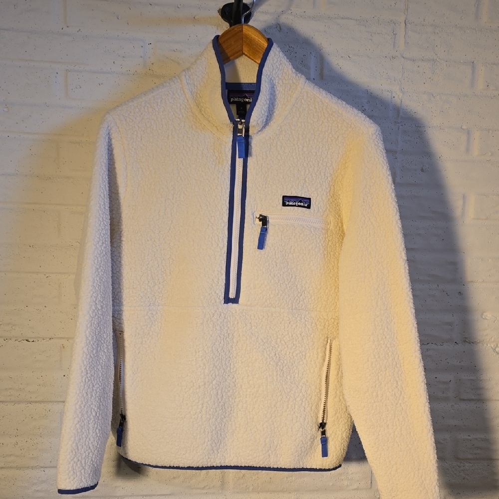 Patagonia White and Blue Fleece Pullover
